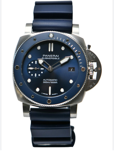 DEAL OF THE DAY - Panerai Submersible Blu